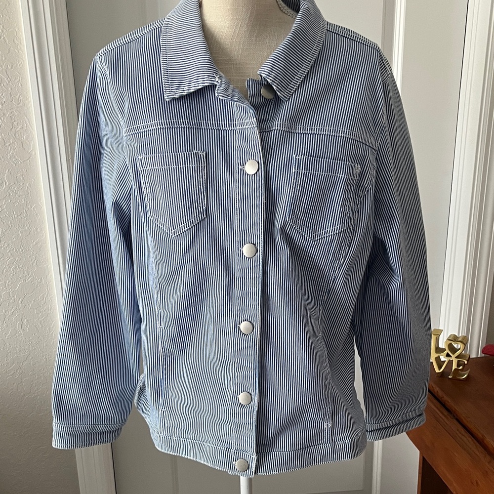 cristopher & banks Blue Pinstripe Conductor/ Trucker Jean Jacket SZ XL
